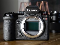 Hands on with the Panasonic Lumix DC-S5 II