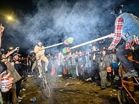 Behind the Photo: Tod Seelie on capturing tall bike jousting